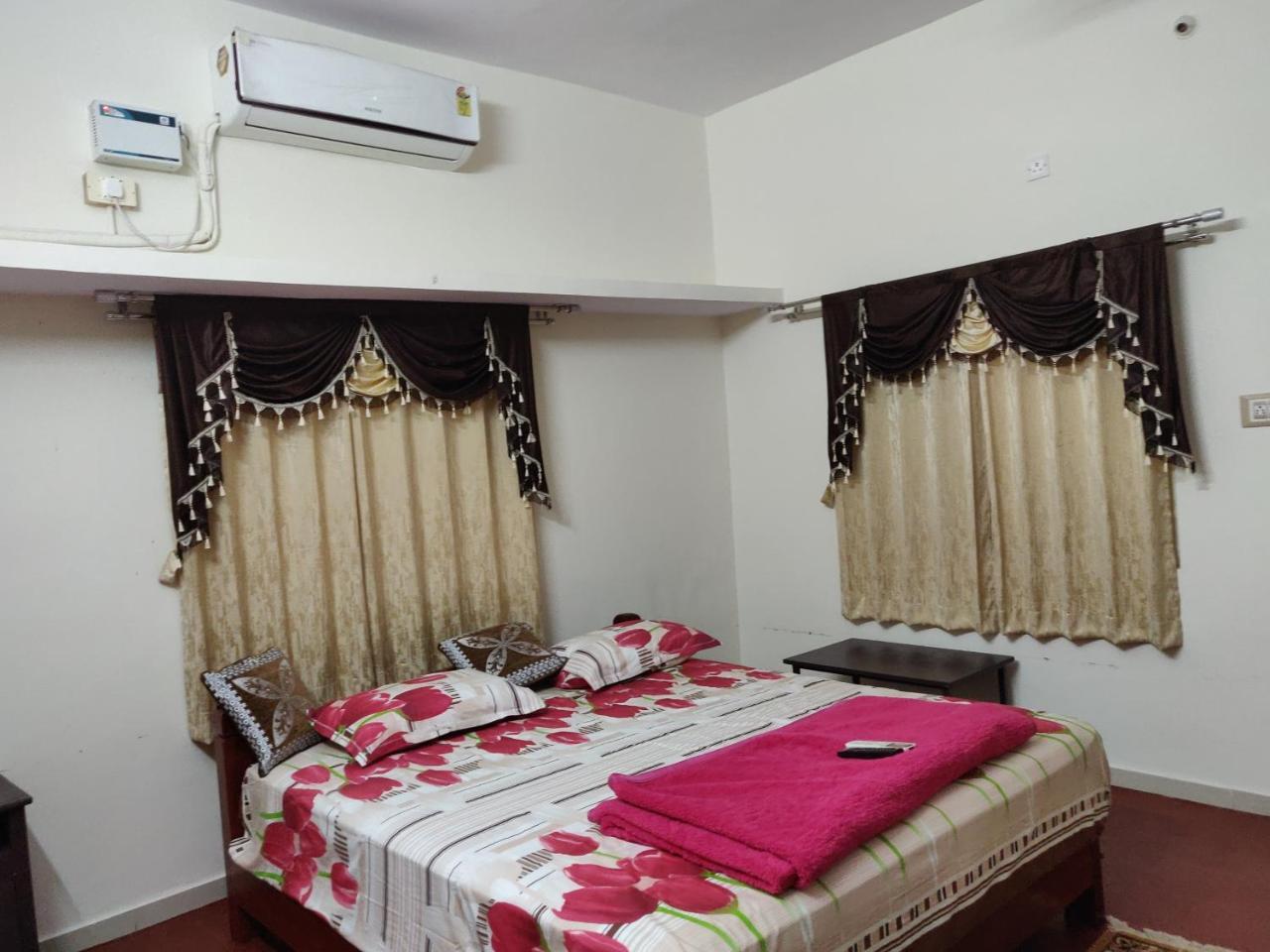 Srb Residency Hotel Tiruvannamalai Luaran gambar