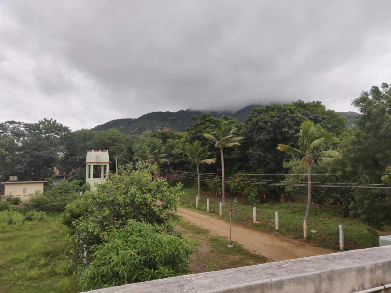 Srb Residency Hotel Tiruvannamalai Luaran gambar